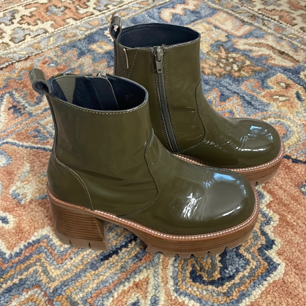 Women’s Jeffrey Campbell Quavo boots in patent khaki